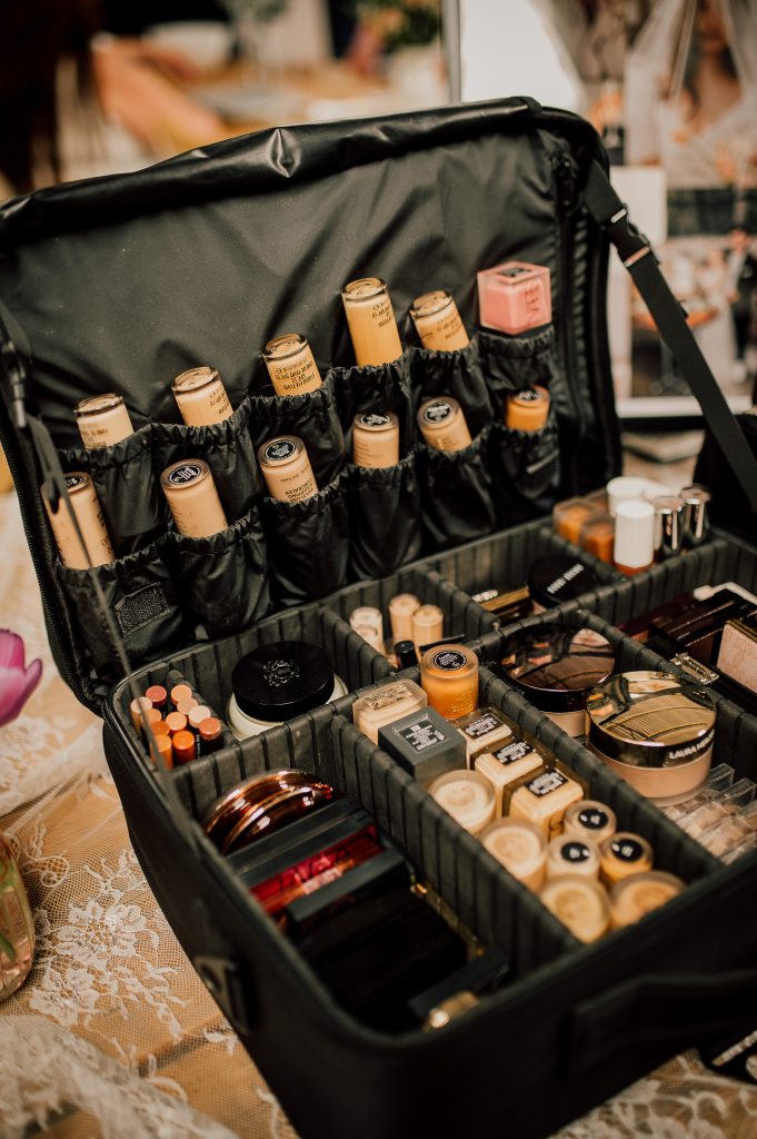 Makeup kit open wide